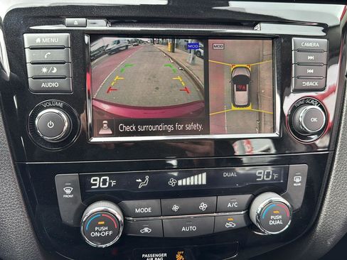 Used 2020 Nissan Rogue Sport SV w/ Technology Package image 24