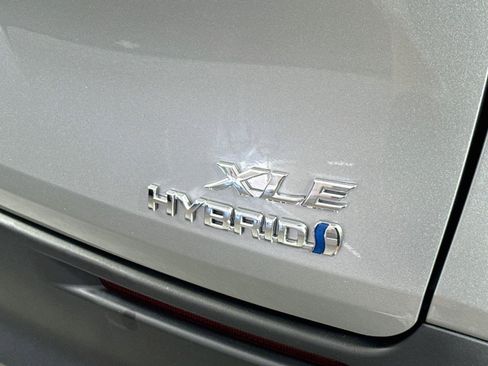 Certified 2024 Toyota Sienna XLE FWD image 14
