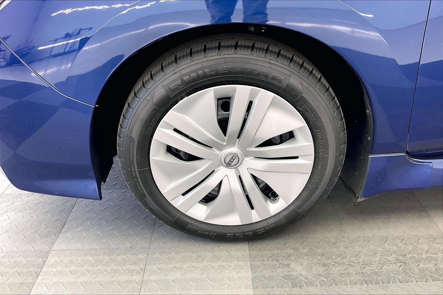 Used 2024 Nissan Leaf S FWD image 8