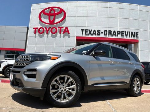 Used 2023 Ford Explorer Limited RWD image 2