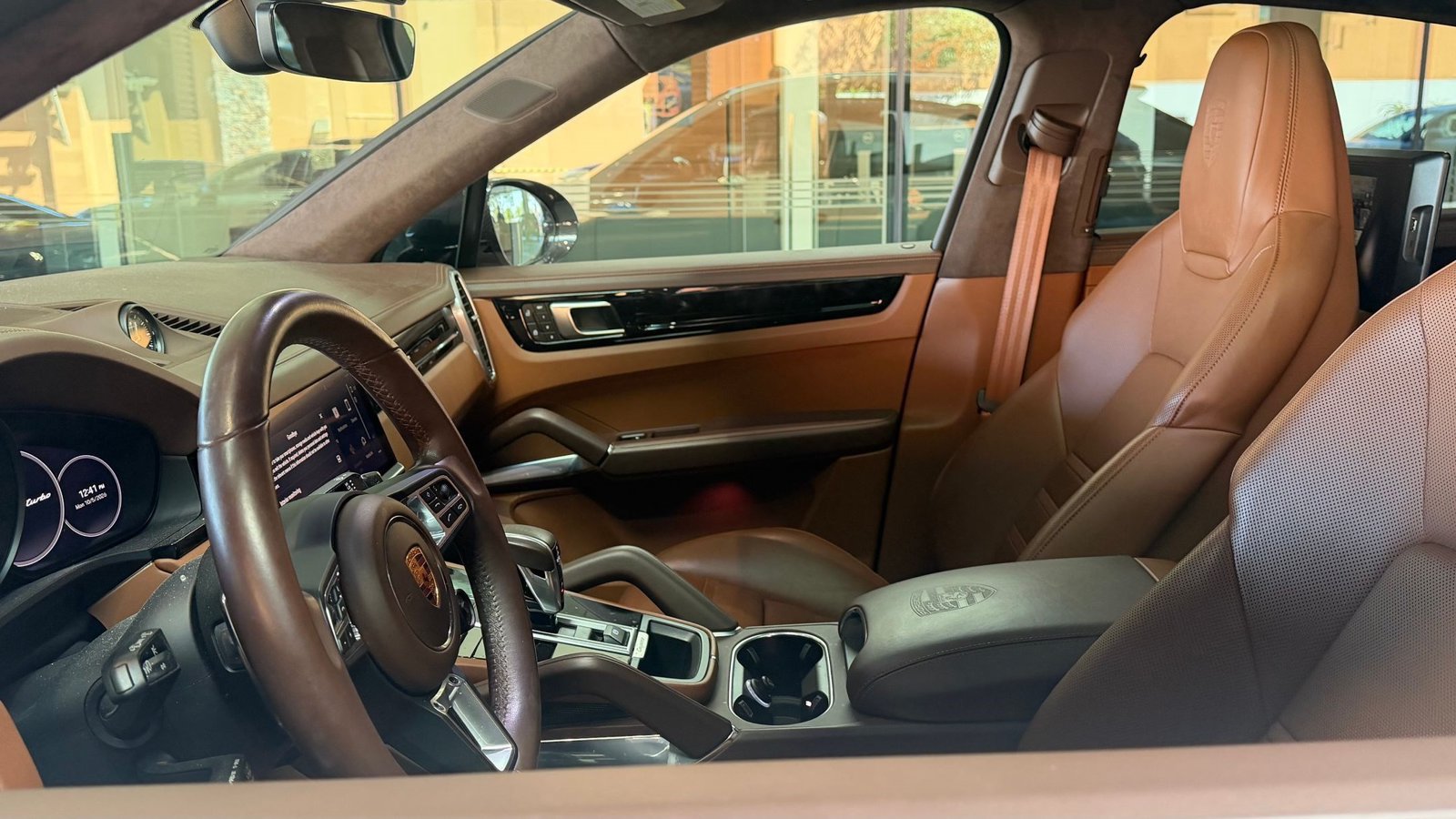 Certified 2022 Porsche Cayenne Turbo AWD/4WD image 5