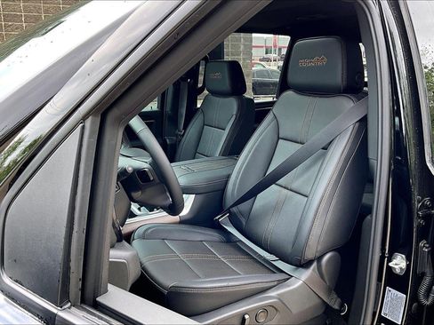 New 2026 Chevrolet Silverado 2500 High Country w/ Midnight Edition AWD/4WD image 9