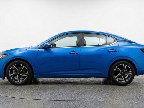 Used 2025 Nissan Sentra SV image 5
