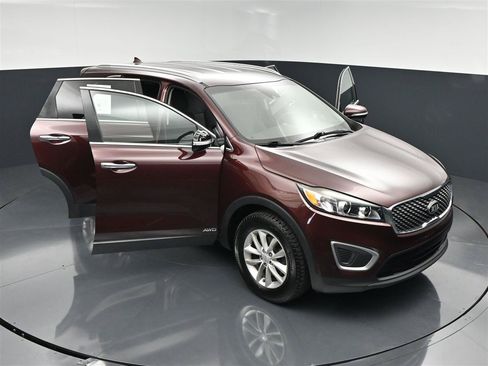 Used 2018 Kia Sorento AWD image 35