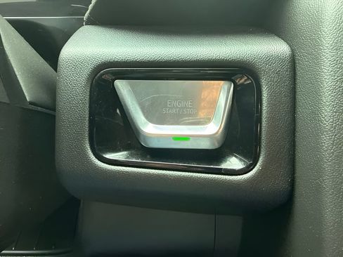 Used 2025 GMC Yukon Denali AWD/4WD image 25