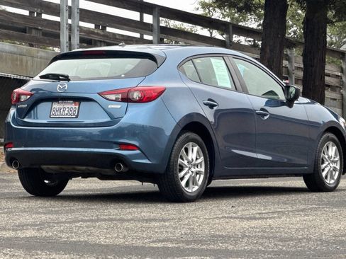 Used 2018 MAZDA MAZDA3 Sport FWD image 5