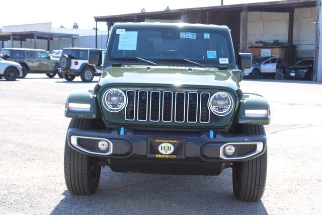 Used 2024 Jeep Wrangler Unlimited Sahara AWD/4WD image 2