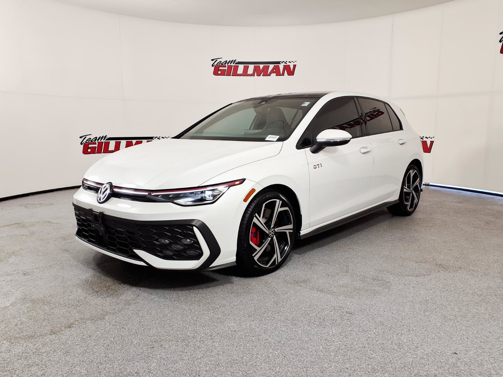 Used 2025 Volkswagen GTI SE FWD image 3