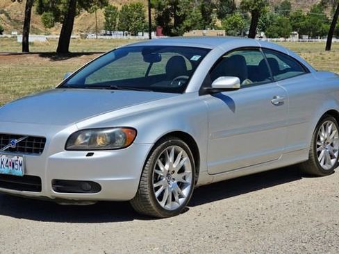 Used 2006 Volvo C70 T5 image 2