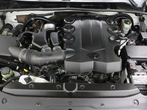 Used 2020 Toyota 4Runner SR5 Premium image 40