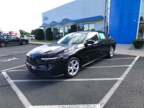 Certified 2023 Honda Accord LX image 3
