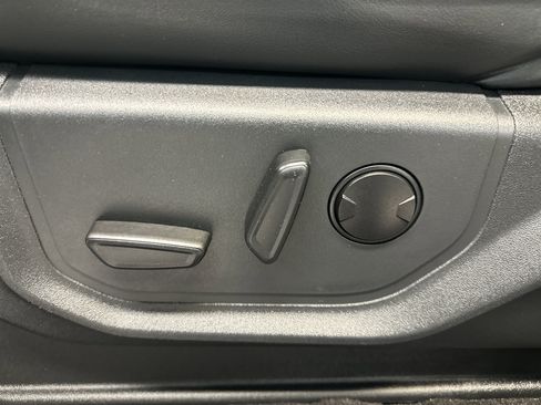 Used 2022 Ford Expedition XLT image 24