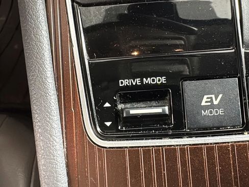 Used 2021 Toyota Sienna XLE image 23