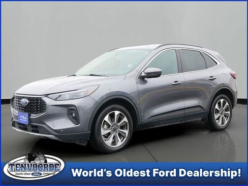 Used 2024 Ford Escape Platinum image 1