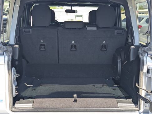 Used 2023 Jeep Wrangler Unlimited AWD/4WD image 29