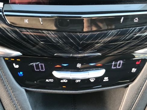 Certified 2025 Cadillac XT6 Premium Luxury w/ LPO, Premium Carpet Package AWD/4WD image 24
