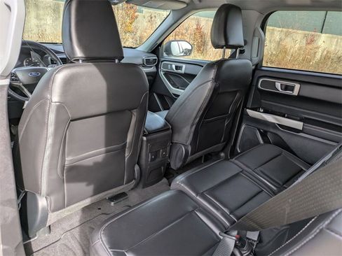 Used 2023 Ford Explorer XLT w/ Equipment Group 202A image 26