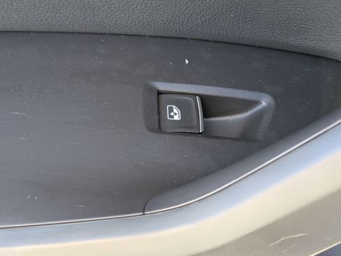 Used 2021 Volkswagen Jetta SE image 29