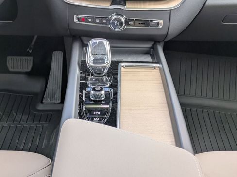 New 2026 Volvo XC60 B5 Core w/ Protection Package Premier image 21
