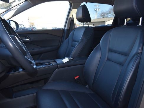 Used 2023 Nissan Rogue SL w/ SL Premium Package image 12