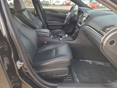 Used 2022 Chrysler 300 S w/ Comfort Group image 22