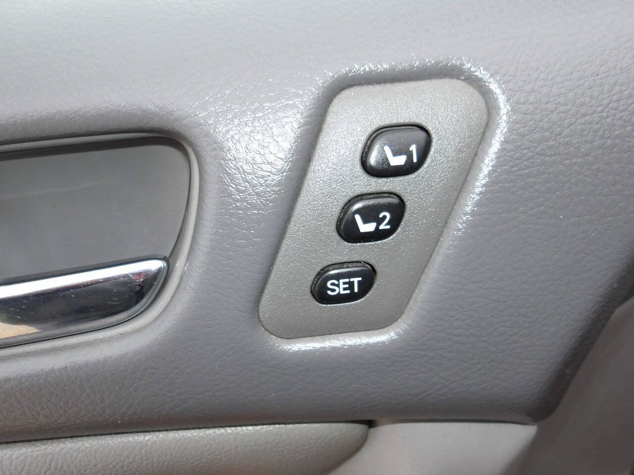 Used 2008 Toyota Sienna XLE Limited w/ XLE Limited Pkg 1 FWD image 15