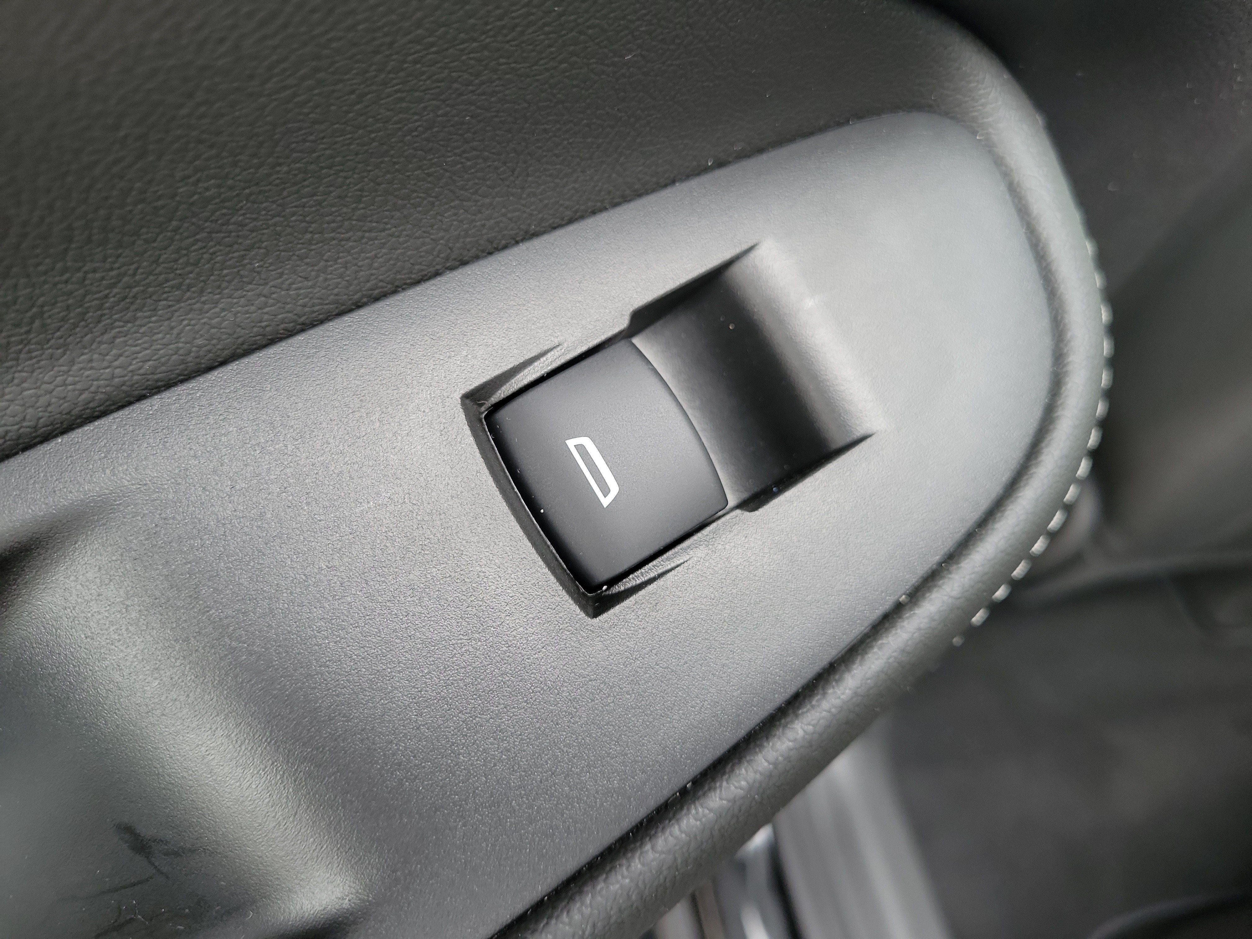 Used 2023 Buick Encore GX Select w/ Sport Touring Package FWD image 14