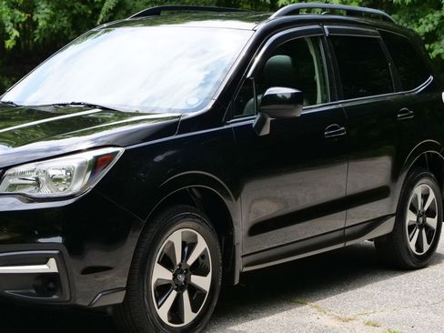 Used 2018 Subaru Forester 2.5i Premium w/ Protection Package #1 AWD/4WD image 27