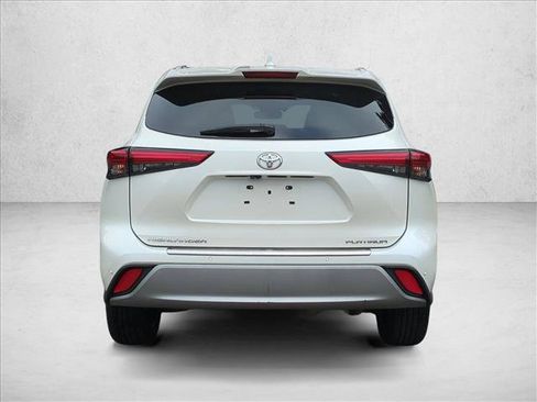 Used 2020 Toyota Highlander Platinum FWD image 7