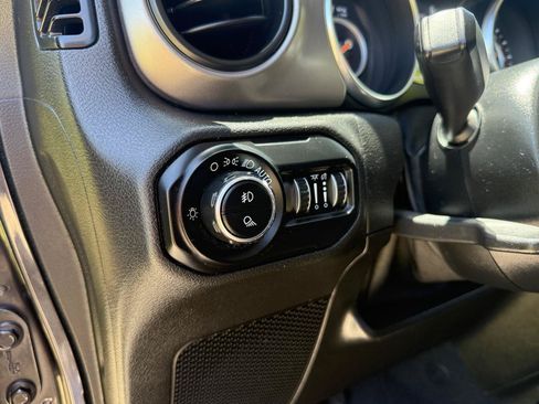 Used 2020 Jeep Gladiator Sport w/ Quick Order Package 24S AWD/4WD image 19