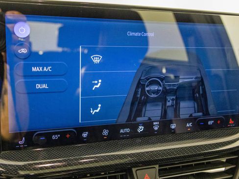 Used 2024 Ford Escape ST-Line Elite w/ Premium Technology Package AWD/4WD image 30