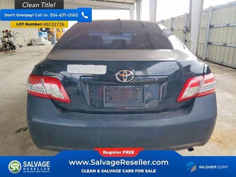 Used 2011 Toyota Camry image 8
