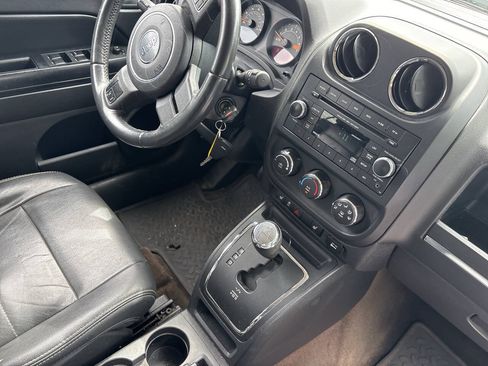 Used 2015 Jeep Patriot High Altitude AWD/4WD image 10