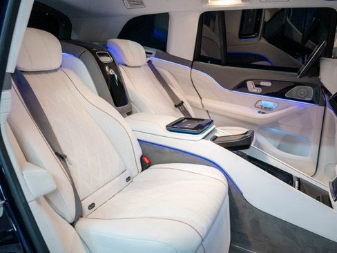 Certified 2024 Mercedes-Benz Maybach GLS 600 4MATIC image 18
