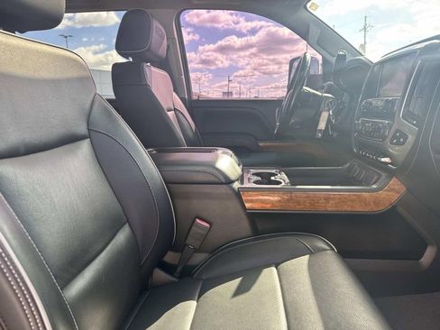 Used 2019 Chevrolet Silverado 2500 High Country w/ Duramax Plus Package image 12