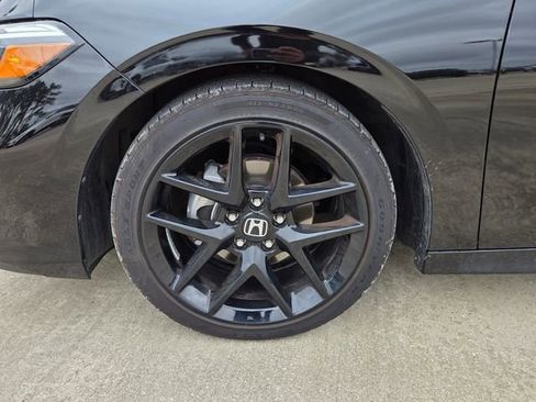 Used 2025 Honda Civic Sport image 10