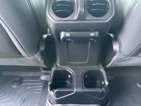 Certified 2022 Jeep Wrangler Unlimited Sport image 28