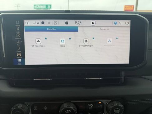 New 2025 Jeep Gladiator Mojave image 29