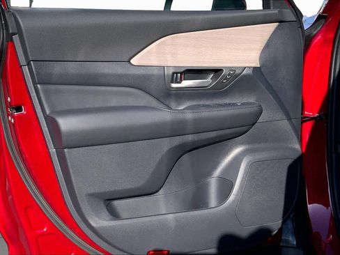 New 2026 Toyota Grand Highlander AWD Hybrid image 10