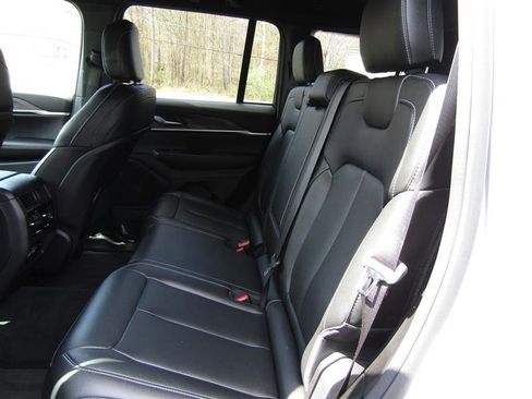 Used 2024 Jeep Grand Cherokee Limited image 31