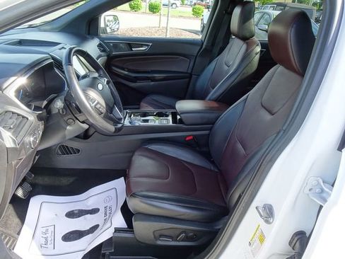 Used 2020 Ford Edge Titanium w/ Equipment Group 301A AWD/4WD image 10