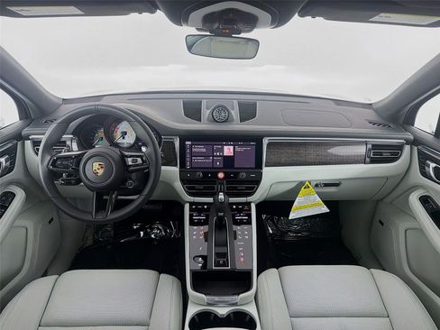 New 2025 Porsche Macan S image 9