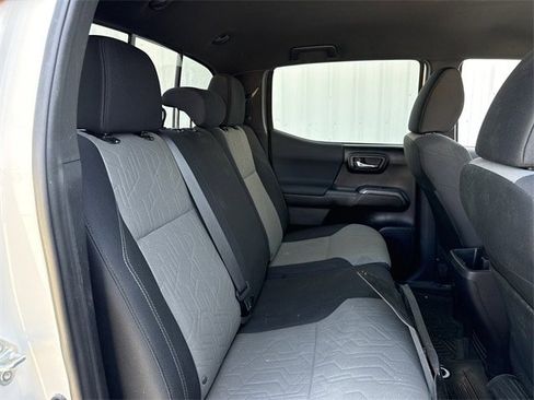 Used 2021 Toyota Tacoma TRD Off-Road image 32