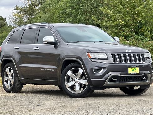 Used 2014 Jeep Grand Cherokee Overland w/ Advanced Technology Group image 2