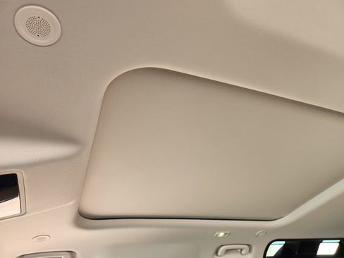 Used 2026 Land Rover Defender 110 S image 18