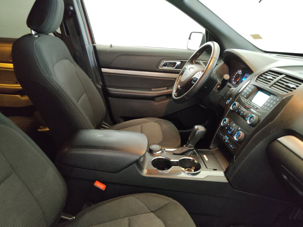 Used 2018 Ford Explorer XLT AWD/4WD image 21