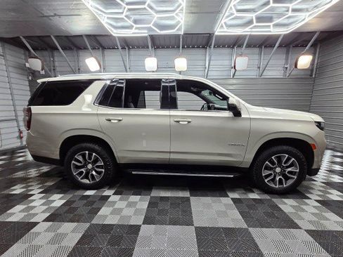 Used 2022 Chevrolet Tahoe LT w/ Luxury Package AWD/4WD image 10
