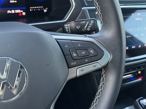 Certified 2022 Volkswagen Tiguan SE image 39