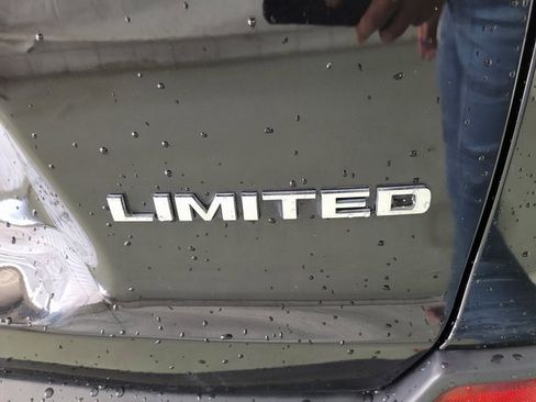 Used 2019 Jeep Cherokee Limited image 65