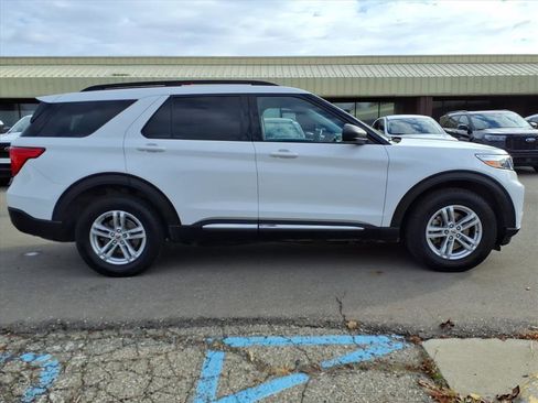 Certified 2021 Ford Explorer XLT w/ Equipment Group 202A image 6
